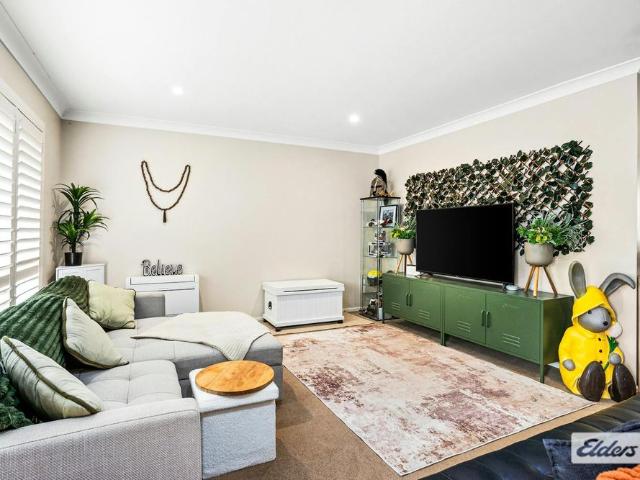 Luxury low maintenance single level villa!