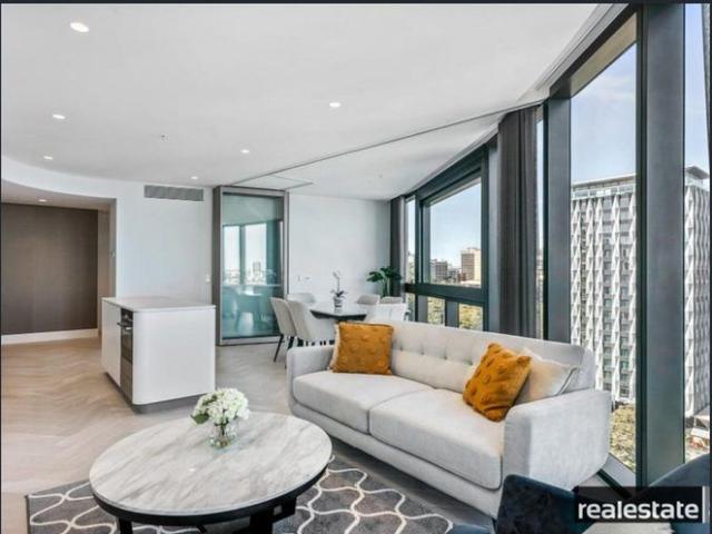 LUXURY & LOCATION AT THE TOWERS!