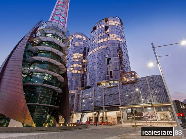 LUXURY & LOCATION AT THE TOWERS!