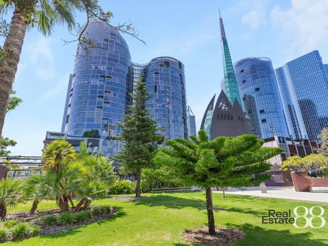 LUXURY & LOCATION AT THE TOWERS!