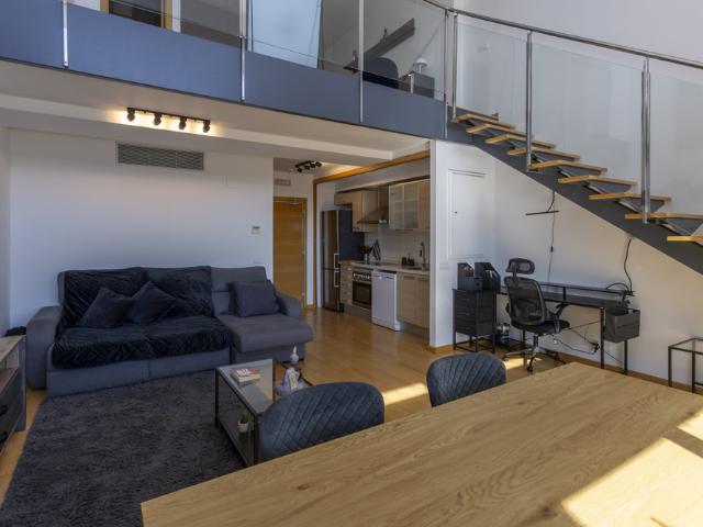 Luxury Loft | Panoramic Views & Free Parking