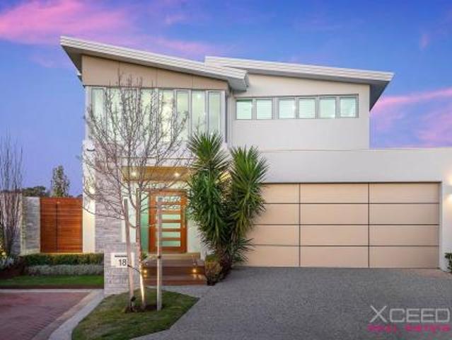 Luxury Lakeside Living in Woodlands