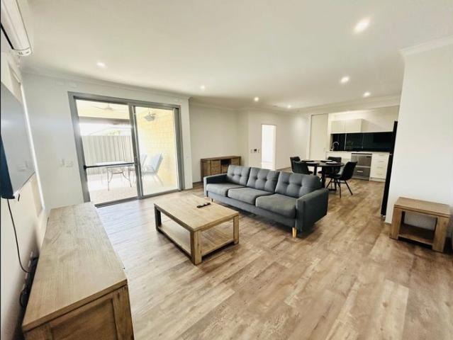 Luxury Living Made Easy, Partially Furnished. 4 Bedroom, 3 Ensuites, A/Cs & TVs!