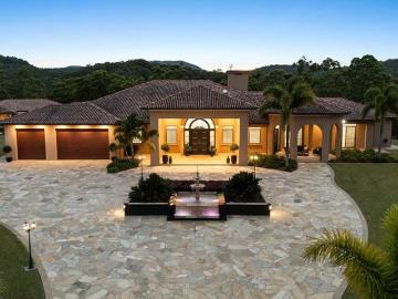 Luxury Living Meets Automotive Passion in a Refined Hinterland Retreat