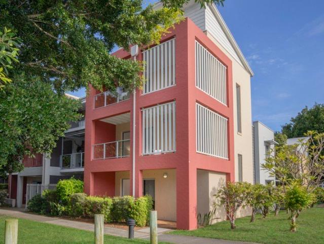 Luxury Living Meets a Relaxed Coastal Lifestyle