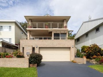 Luxury Living Minutes From The Beach