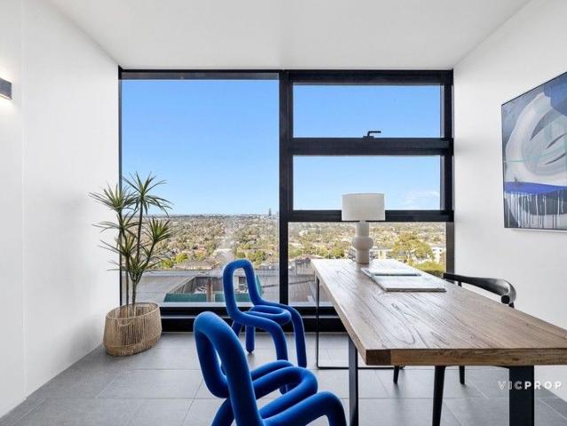 Luxury Living Modern 2 bedrooms Apartment with Great Location & View