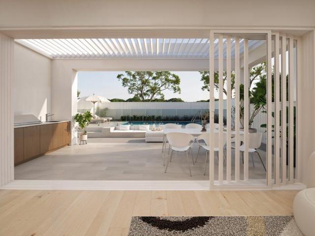 Luxury Living, Moments from the Coast