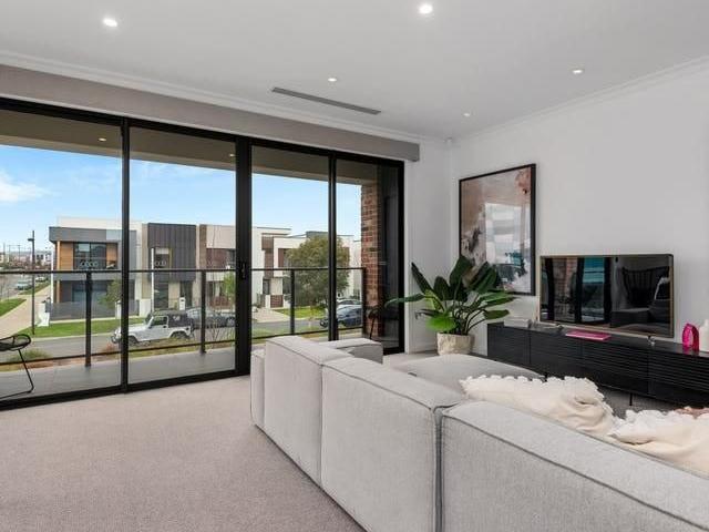 Luxury Living Over Two Levels in Sought After Lightsview!