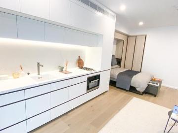 Sunshine Spoiled Luxury Executive One Bed Suite with Harbour and Hyde Park View