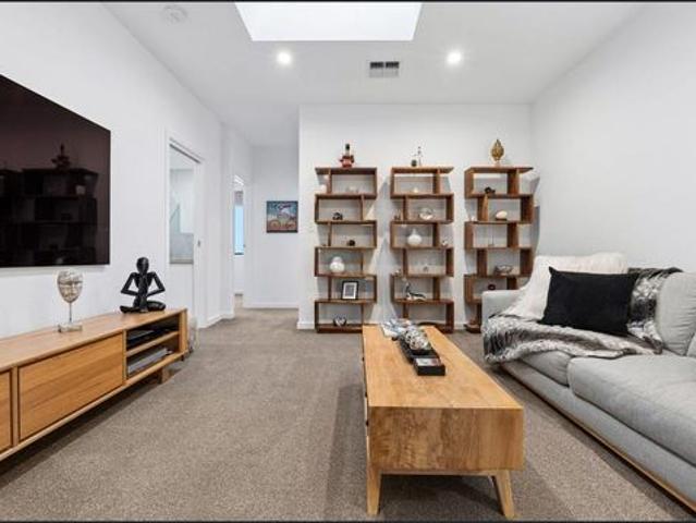 Luxury Living Overlooking the Reserve