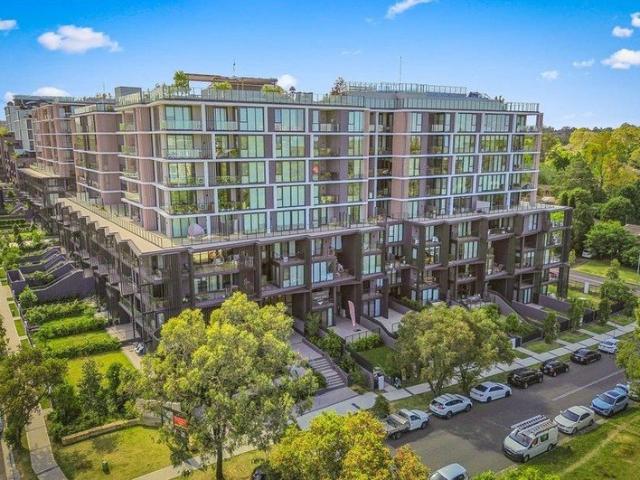 Luxury Living| Oversize 2 + Study Designer Apartment| Resort Style Amenities