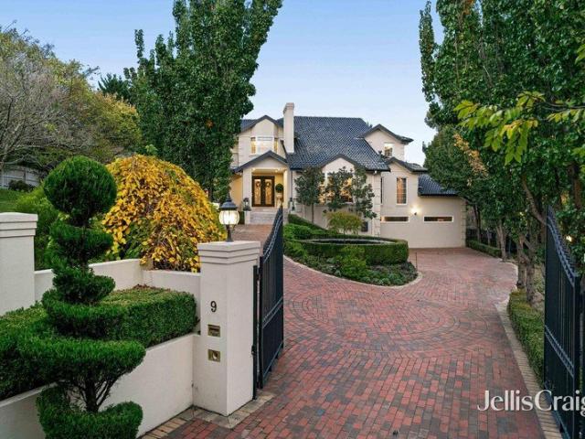 Luxury living on a prestigious acre estate
