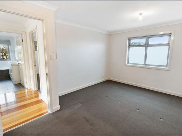 Luxury Living On Leamington!