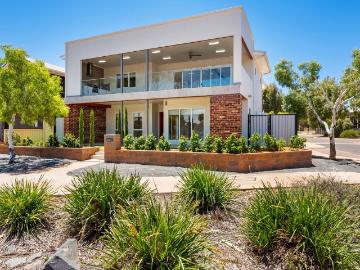 Karlkurla, Londonderry, Coolgardie - Equipped kitchen
