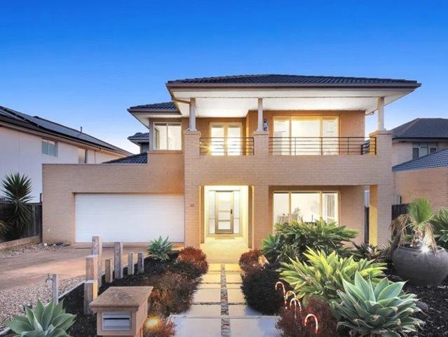 Luxury Living on Waterside