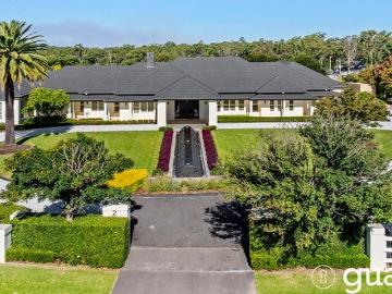 Luxury living on 5 acres without compromise & 45 minutes to Sydney CBD