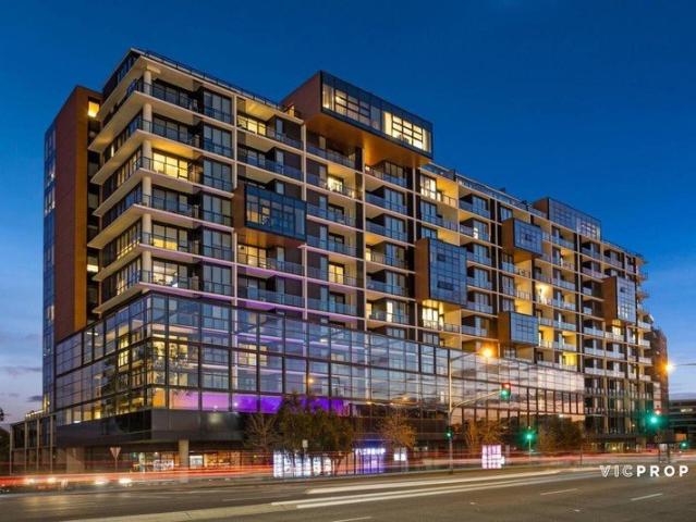 Luxury Living Opposite Westfield Doncaster