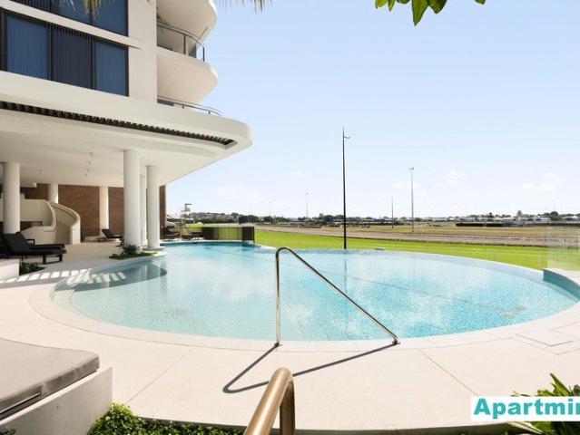Luxury Living at Charlton House Furnished 3 Bedroom 2 Bath, 2 Car, Trackside Apartment