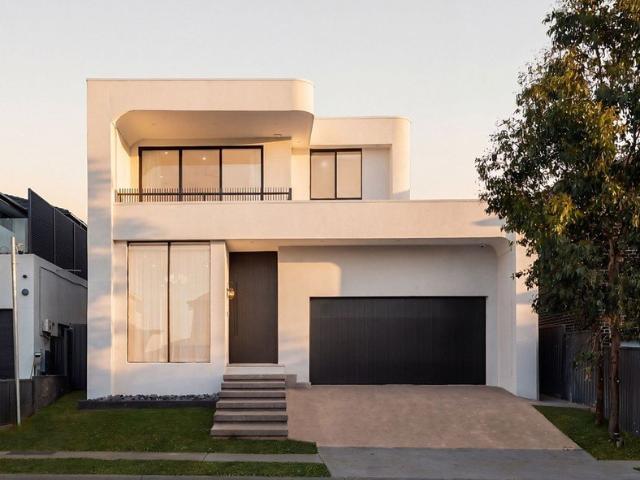 LUXURY LIVING AT ITS FINEST!