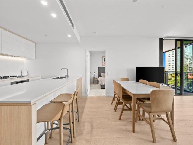 Luxury Living at Signature Seller Committed Elsewhere Must Sell!