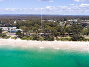 LUXURY LIVING BY THE BEACH