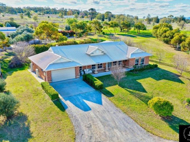 Luxury Living, Endless Views!
