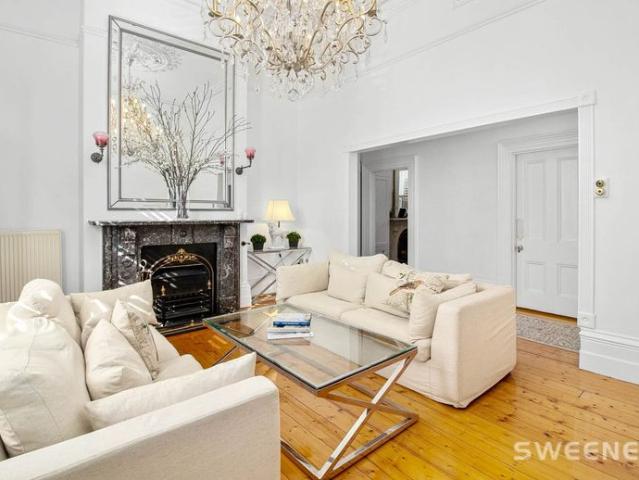Luxury Living, Four Bedroom Home, Williamstown Beach