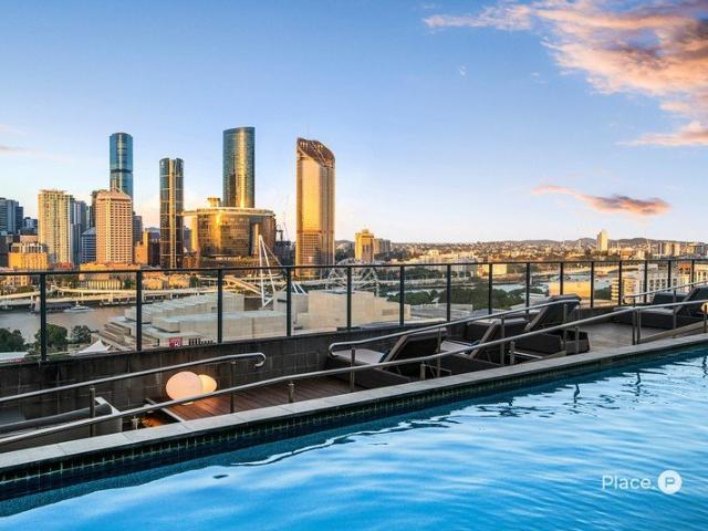 Luxury Living in Award Winning Melbourne Residences Stunning City Views