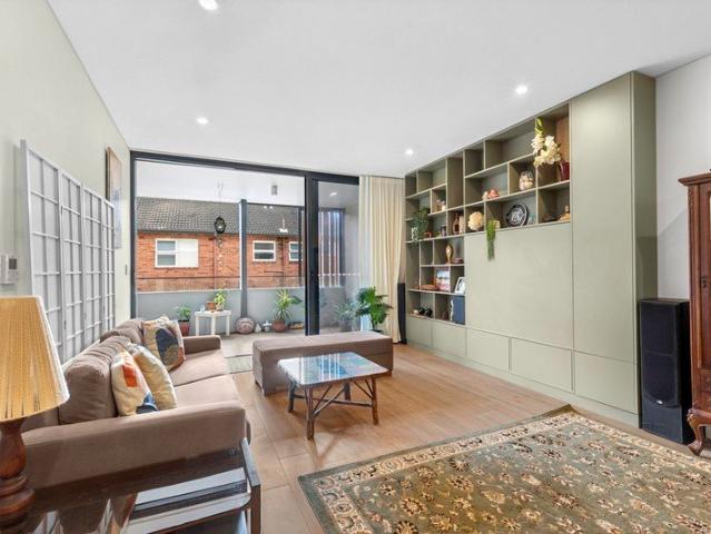 Luxury Living in a Central, Convenient Location