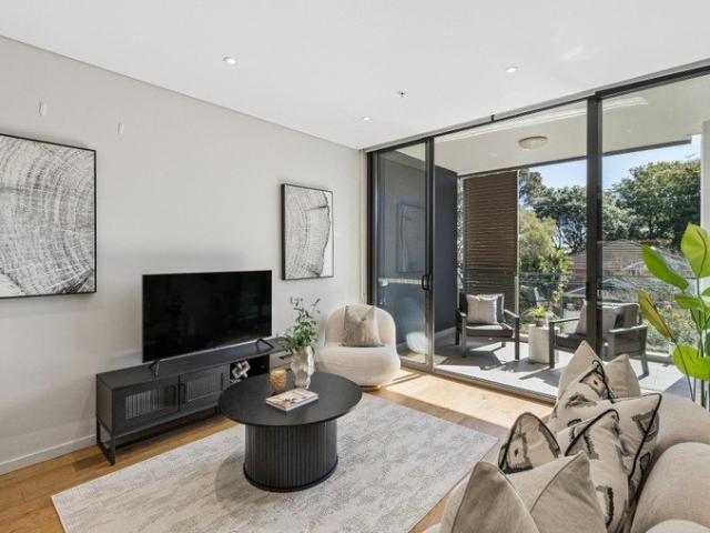 Luxury Living in a Premier Parkland Location