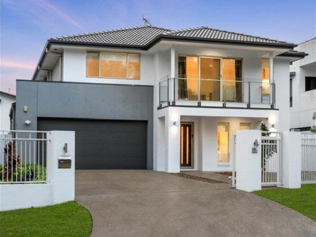 Private Cul de Sac within the prestigious 'The Parks' estate. Open to view 2pm Sat