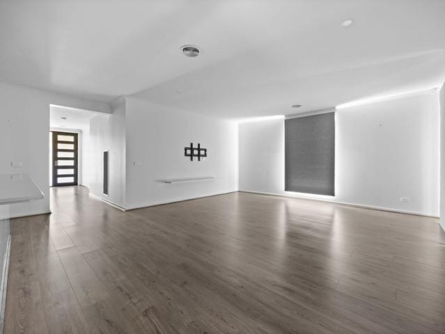 Luxury Living in a Quiet Court Setting