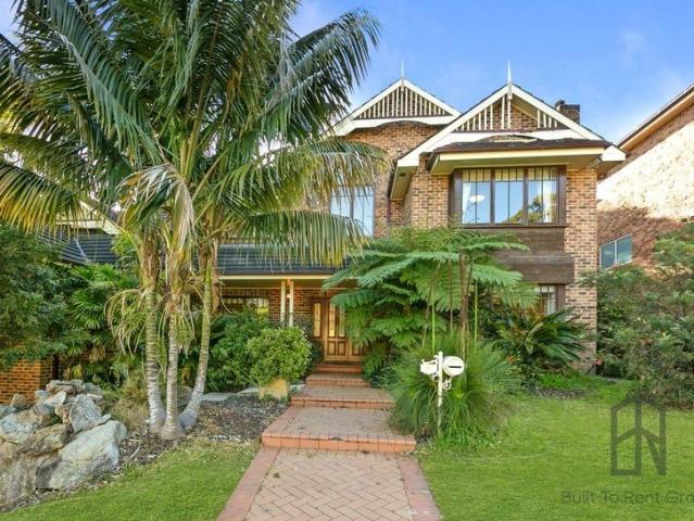 Luxury Living in a Tranquil Setting in a 6 Bedroom Home