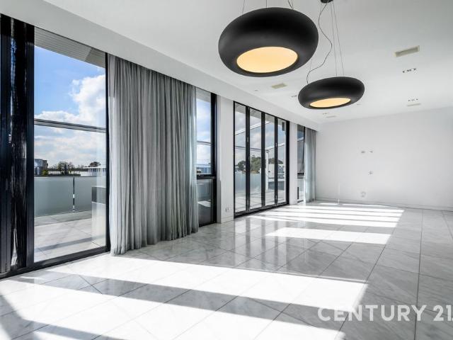 Luxury Living in Brighton!