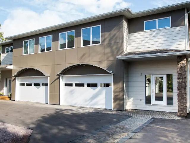 Luxury Living in Charleswood Unit 2 5717 Roblin Blvd — 2