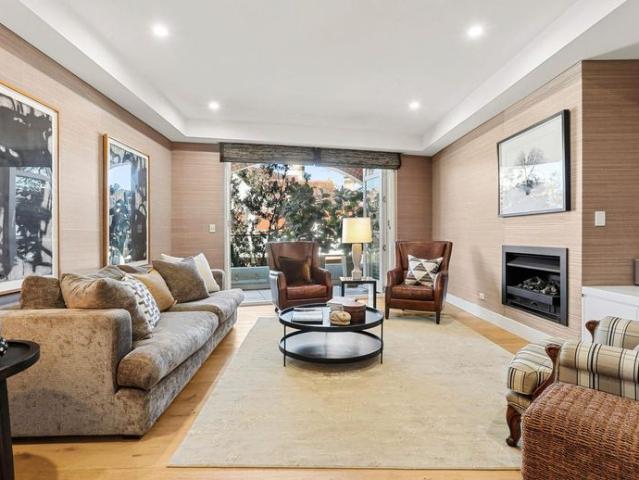 LUXURY LIVING IN FURNISHED PENTHOUSE