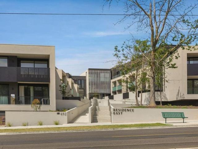 Luxury Living in Prestigious Mont Albert