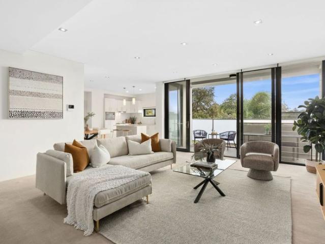 Luxury Living in Prestigious Lynbara Apartments