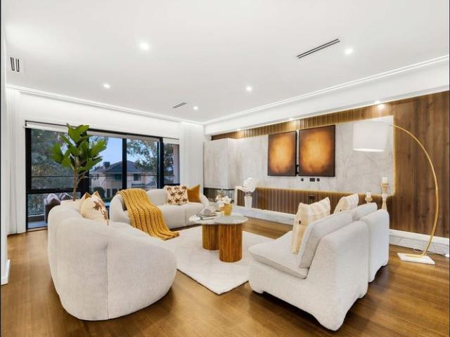 ✨ LUXURY LIVING IN SANCTUARY LAKES MULTI‑LEVEL DESIGN, CINEMA, 4 BALCONIES & PREMIUM RENOVATIONS! ✨