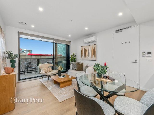Luxury living in the vibrant heart of Carnegie