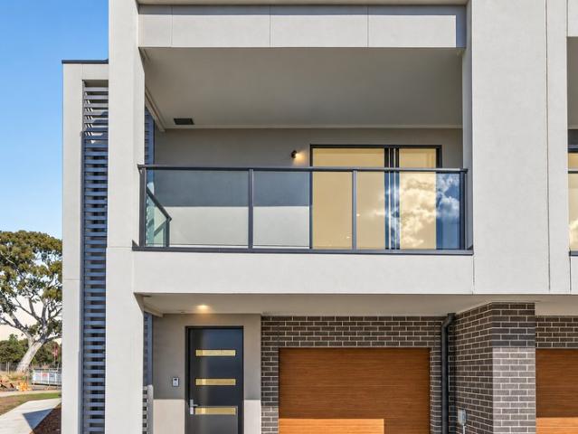 Luxury Living in the Greens of South Morang!