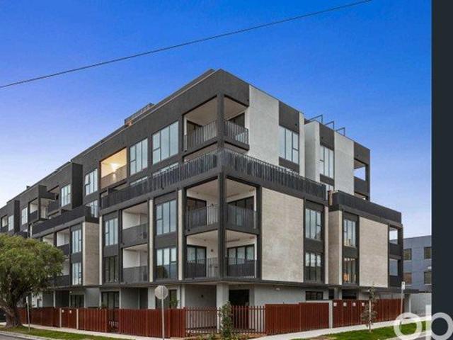 Luxury Living in the Hampton East