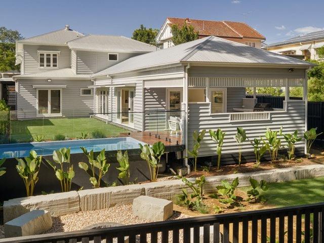 Luxury Living in the Heart of Ashgrove's Prestigious Avenues