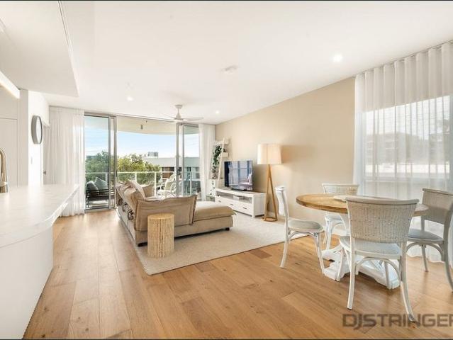 LUXURY LIVING IN THE HEART OF COOLY!