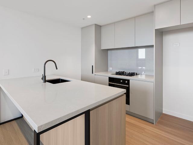 Luxury Living in the heart of Elsternwick Village!