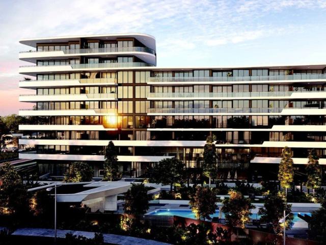 Luxury Living in the Heart of Hope Island