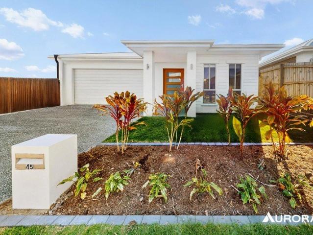 Luxury Living in the Heart of Shoreline Estate!