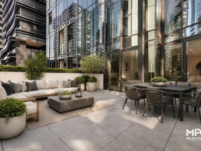 LUXURY LIVING IN THE HEART OF SOUTH YARRA WITH OVERSIZED OUTDOOR ENTERTAINING TERRACE!