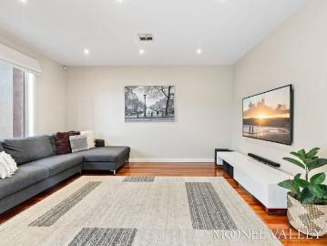 Luxury Living In Top Pocket!
